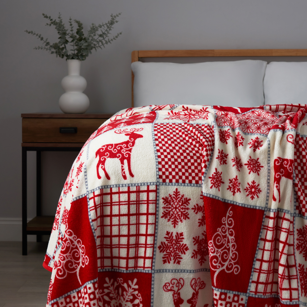 Christmas Winter Patchwork Throw, Red and White