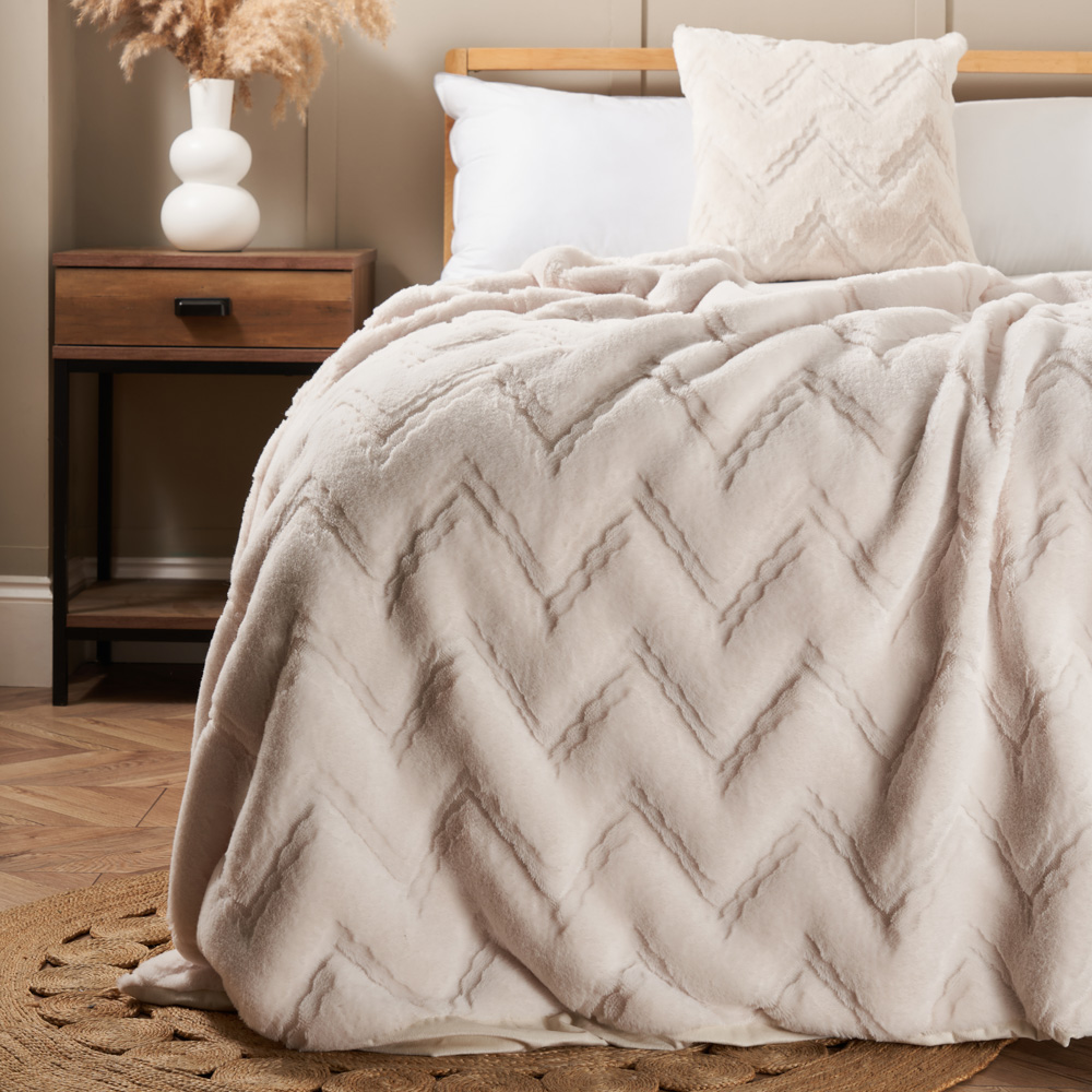 Chevron Faux Fur Throw, Cream