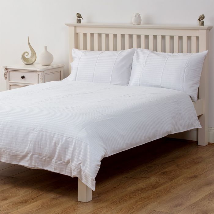 King Sateen Stripe Bedding Set White Bhs